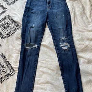 American Eagle - Women’s Size 8 - Super Stretch Denim
